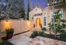 Before you buy a house in Palo alto ca, here are some tips to help you choose the best one